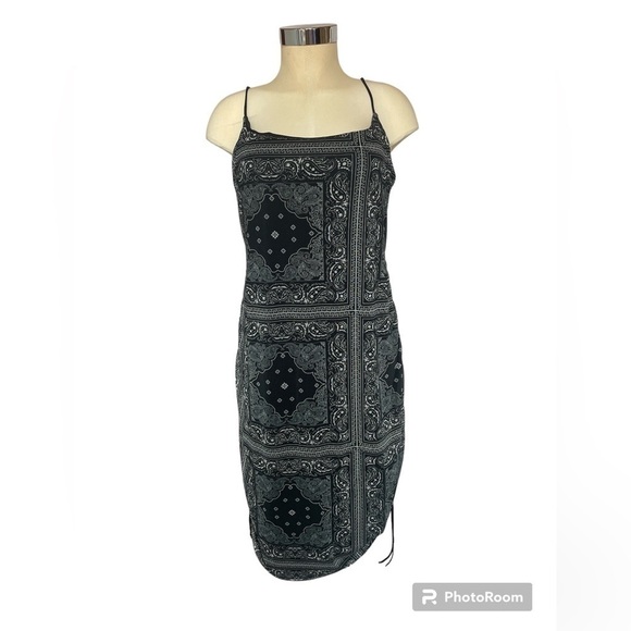 Pretty little thing sundress - Picture 1 of 4